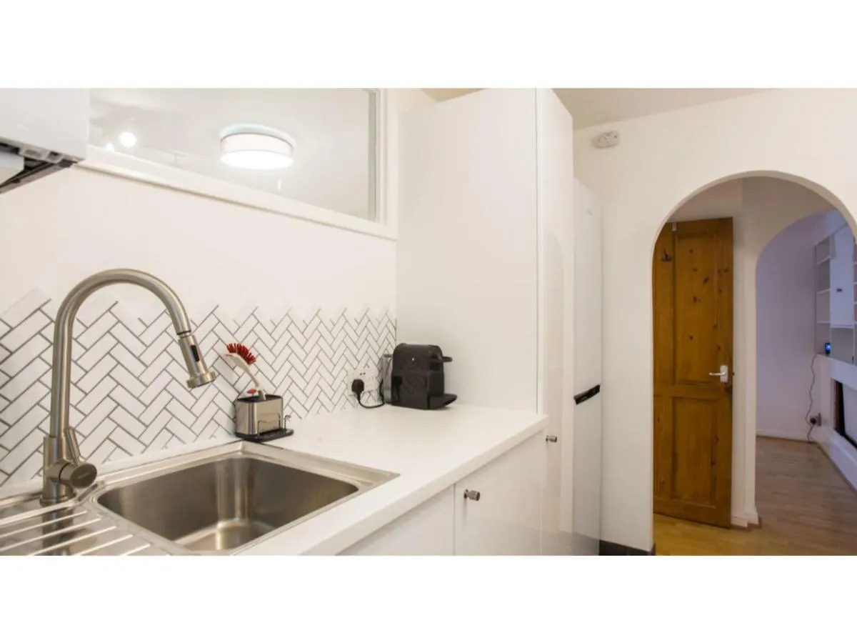 Elegant 1Bdr W/Private Garden In Vibrant Brighton 아파트