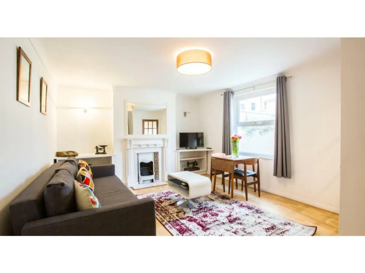 Elegant 1Bdr W/Private Garden In Vibrant Brighton 아파트