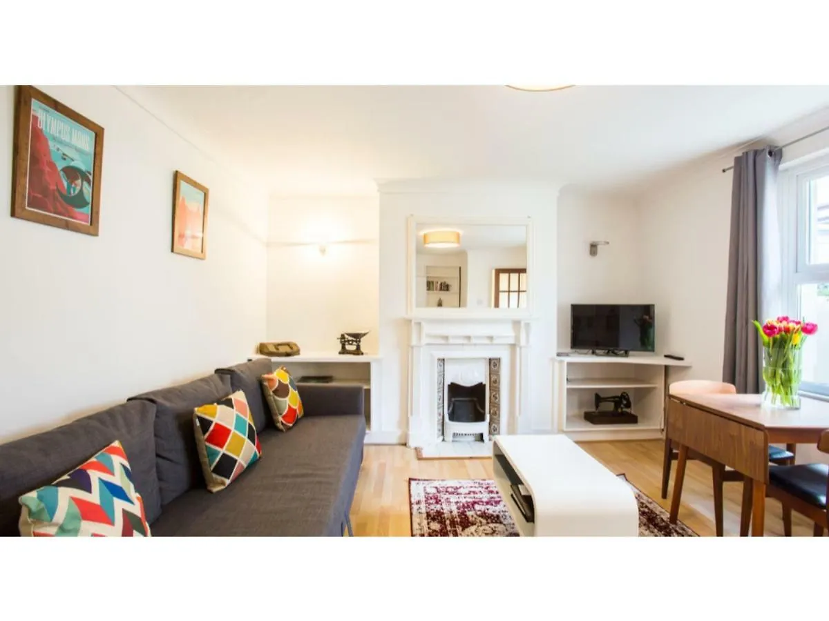 Elegant 1Bdr W/Private Garden In Vibrant Brighton 아파트